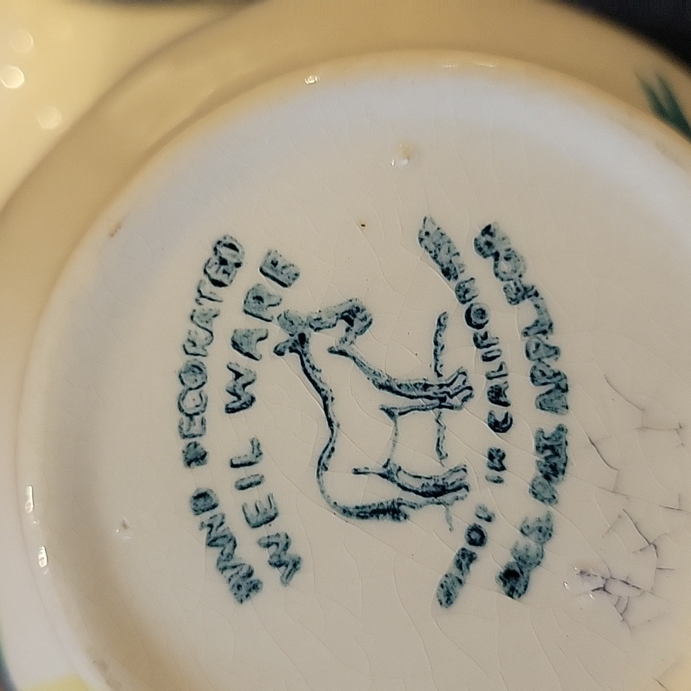 Weil Ware Vintage Creamer - Picture 2 of 4